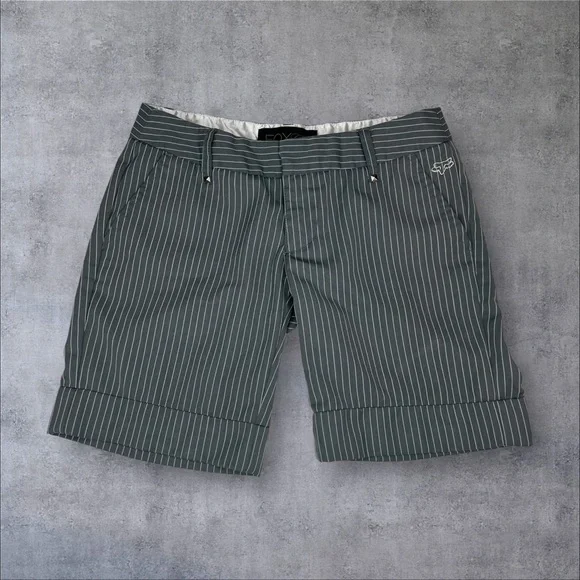 FOX Girls Low Rise Bermuda Stripe Skate Shorts Y2K 1 - Picture 2 of 7